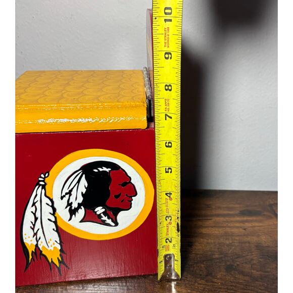 Vtg Washington Redskins NFL Burgundy & Gold Handmade & Hand Painted Bird Feeder - Picture 10 of 10